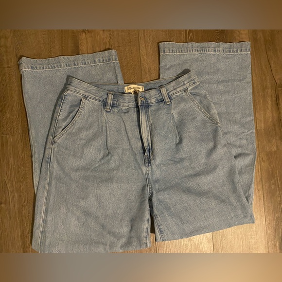 The Harlow Wide-Leg Jean: Airy Denim Edition - Picture 6 of 13